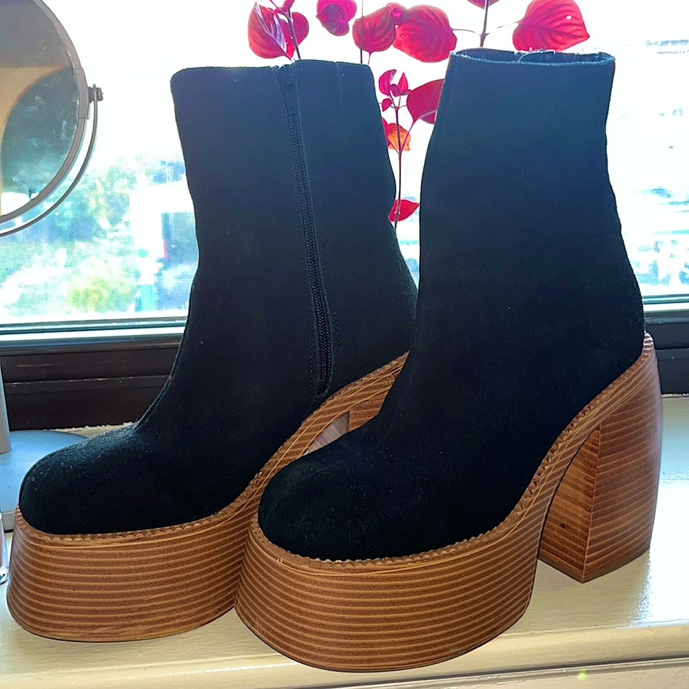 Urban Outfitters Wood Platform boots 😍